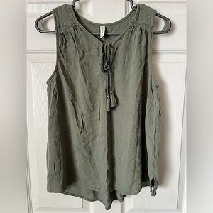GENTLE FAWN • muted green tank top flowy sleeveless summer boho • size medium